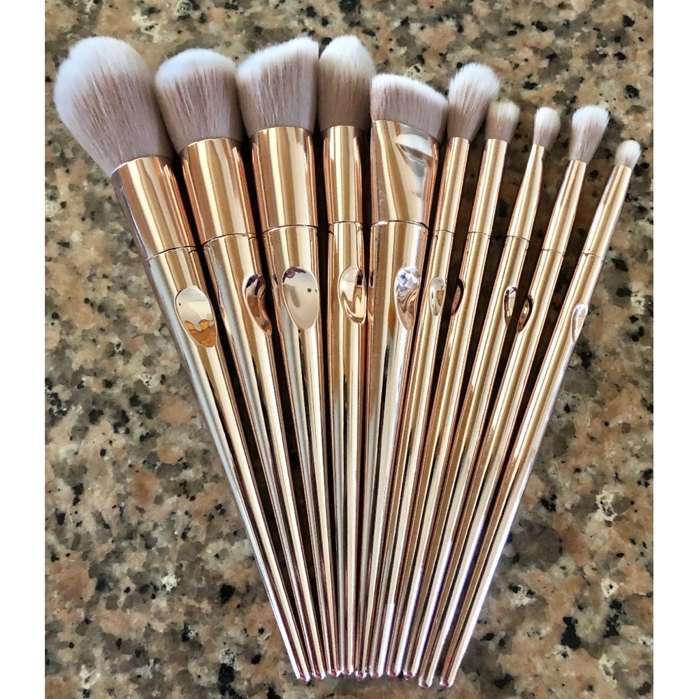 10 Piece Rose Gold Makeup Brush Set.